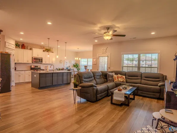 3112 Henry Rd SE, Decatur, AL 35603