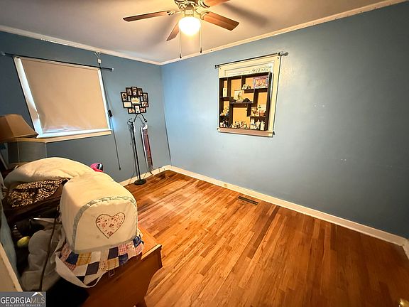 2nd image of 279 W Tate St