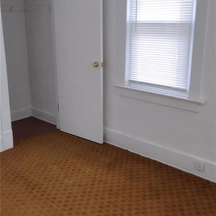 5th image of 1011 E Manhattan Blvd
