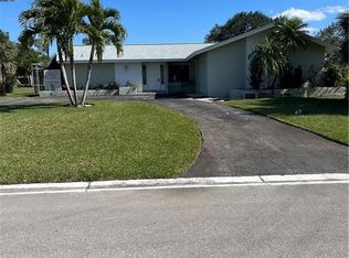 167 Doral Cir, Naples, FL 34113