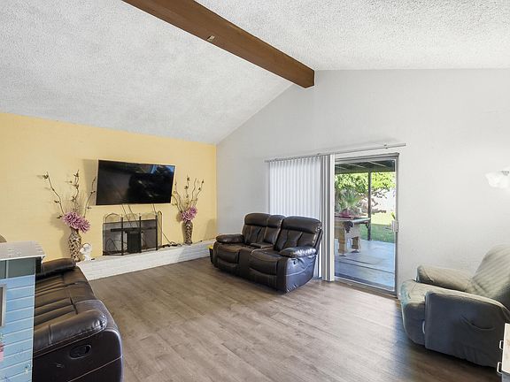 5th image of 480 N Belmont Street