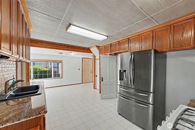 5th image of 312 Taylor Street SW