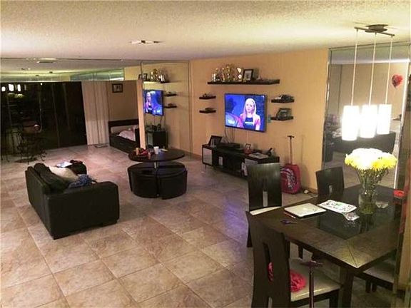 5th image of 3770 Estepona Ave