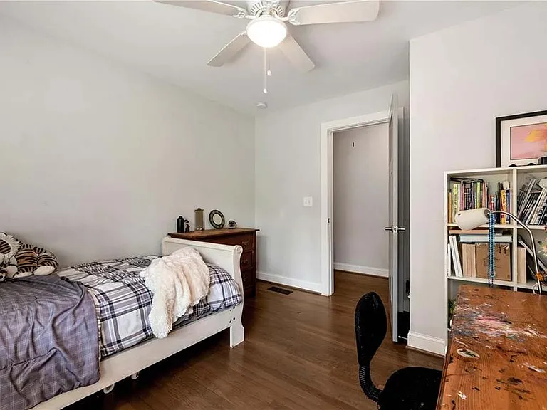 2424 Melinda Ct — Photo 29