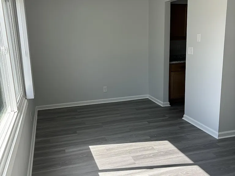 1313 Oakland Rd NE #6 — Photo 5