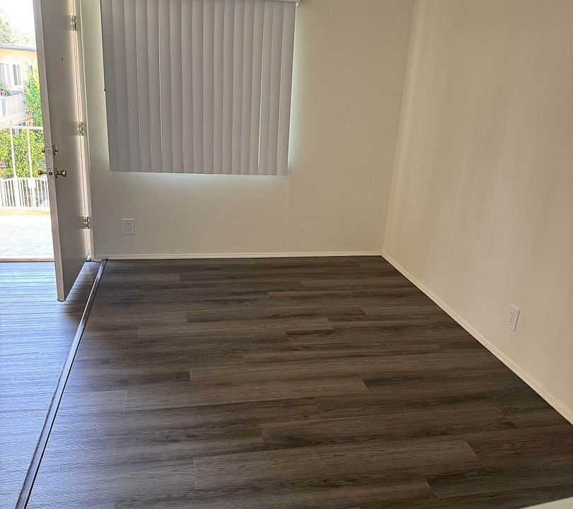 1st image of 5050 Tujunga Ave #21