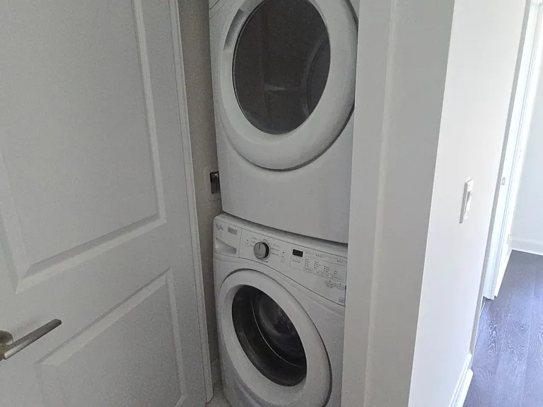33 Shore Breeze Dr #405 — Photo 9