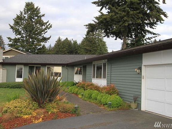 3rd image of 815 S 295th Pl