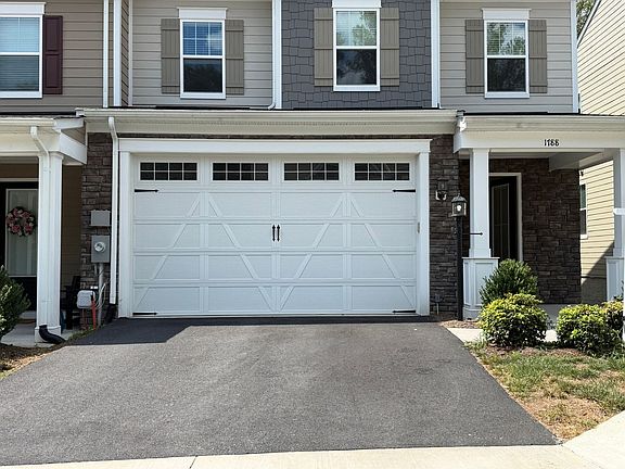 2nd image of 1788 Flora Ln