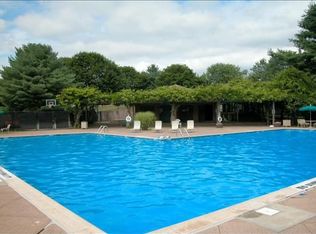 247 Conestoga St, Windsor, CT 06095