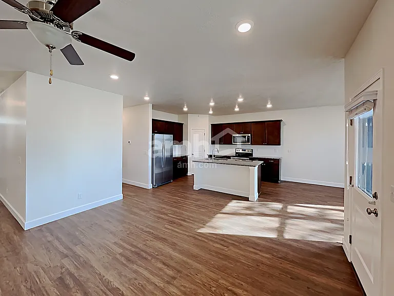 2992 S Village Dr — Photo 5