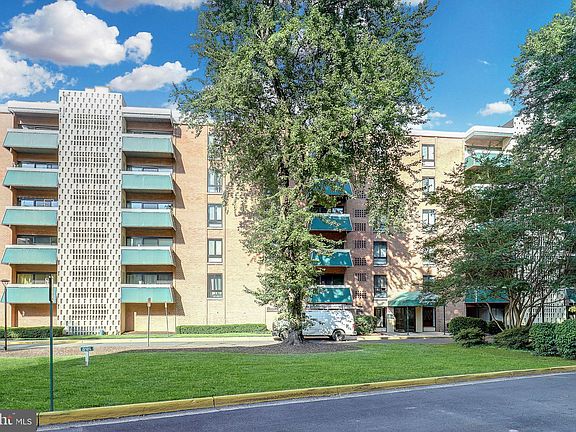 4th image of 6141 Leesburg Pike APT 209