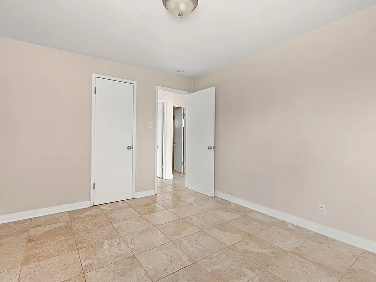 Carlsbad Blvd (Single Story Duplex) — Photo 14
