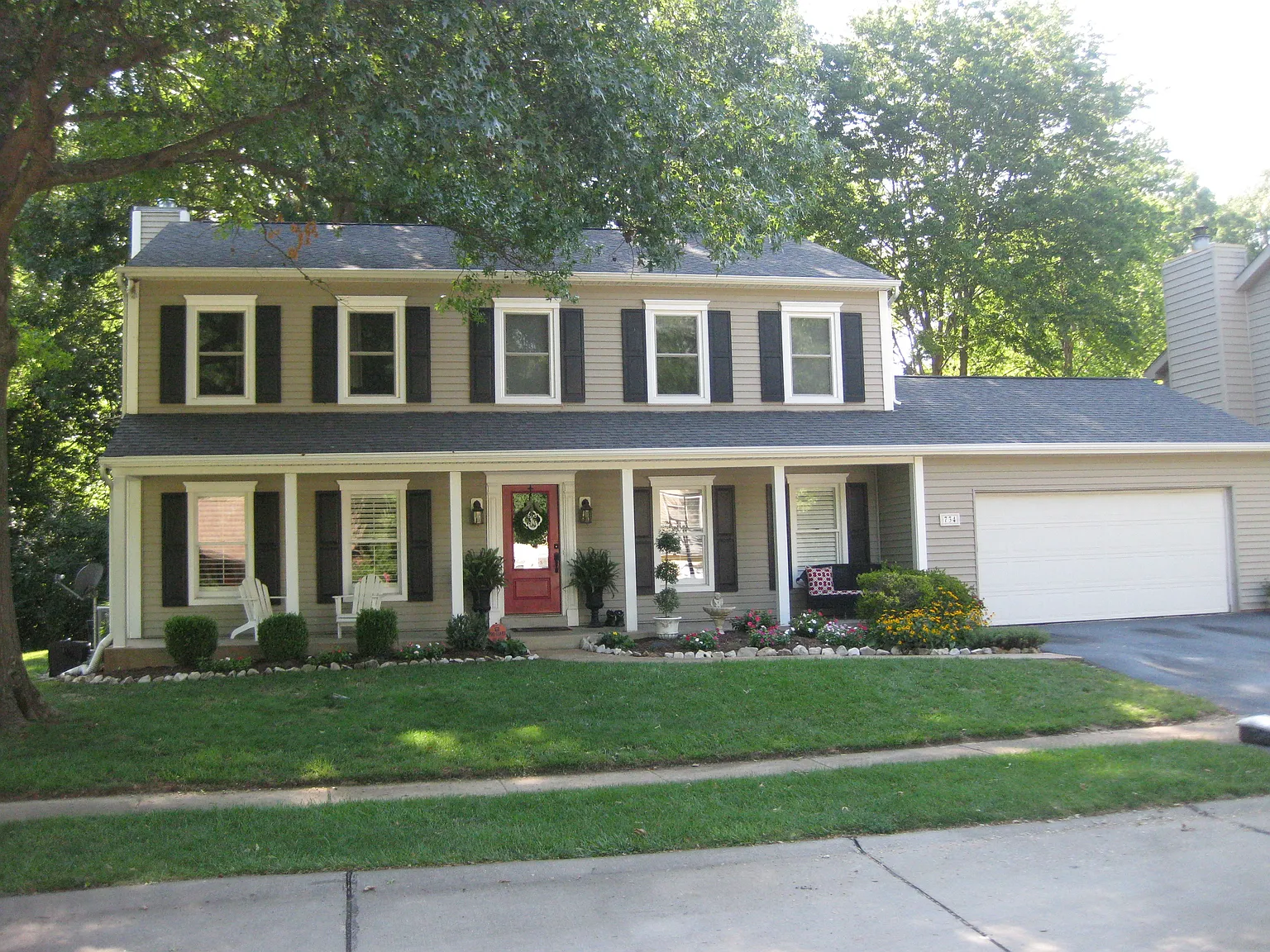 734 Berquist Dr photo 1