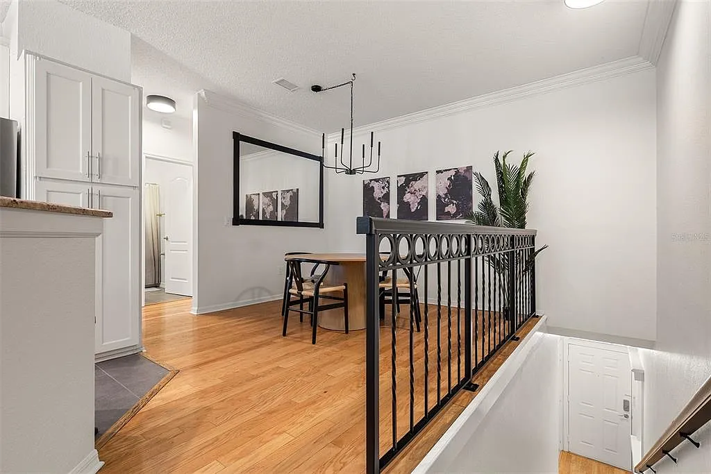 2 bed, 2.0 bath, 1183 sqft, $4,195 — Photo 4