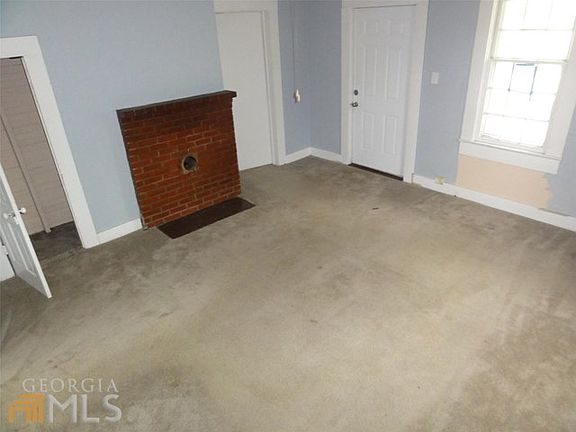 4th image of 441 Lakewood Dr