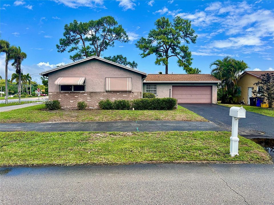 1st image of 7275 Pine Manor Dr