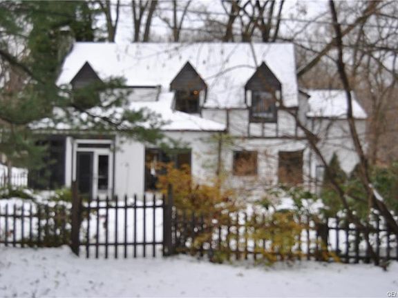 3rd image of 54 Westwood Dr