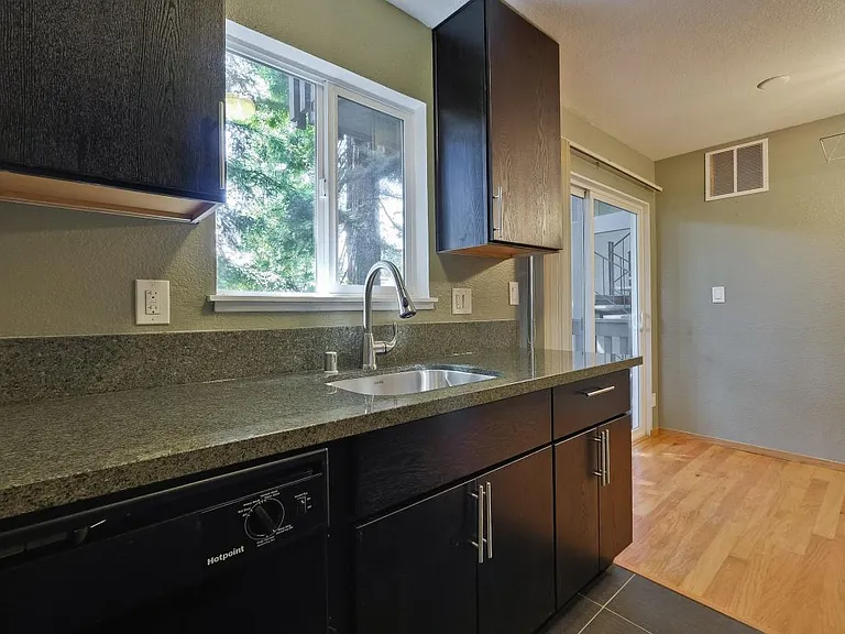 480 E Okeefe St #218 — Photo 15