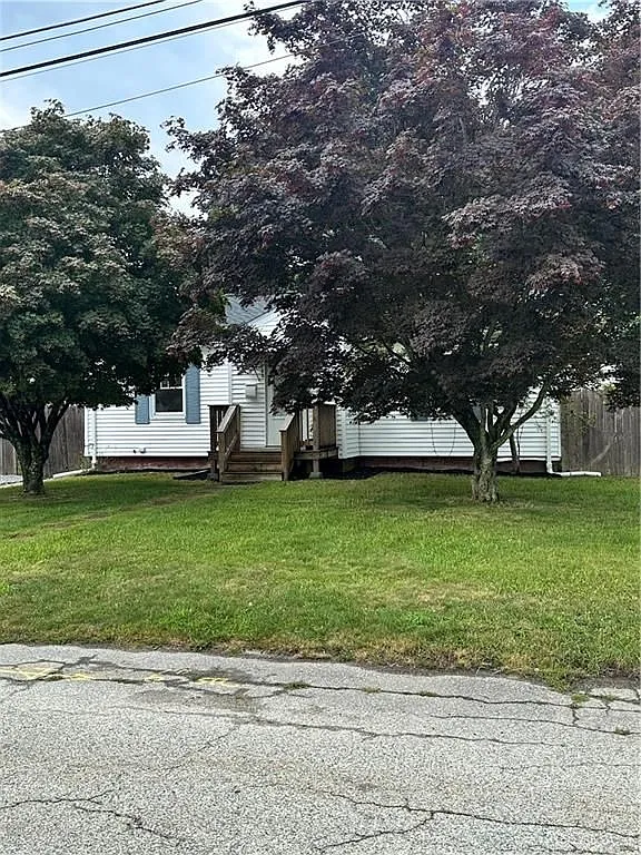 4 bed, 2.0 bath, 936 sqft, $3,000 — Photo 2