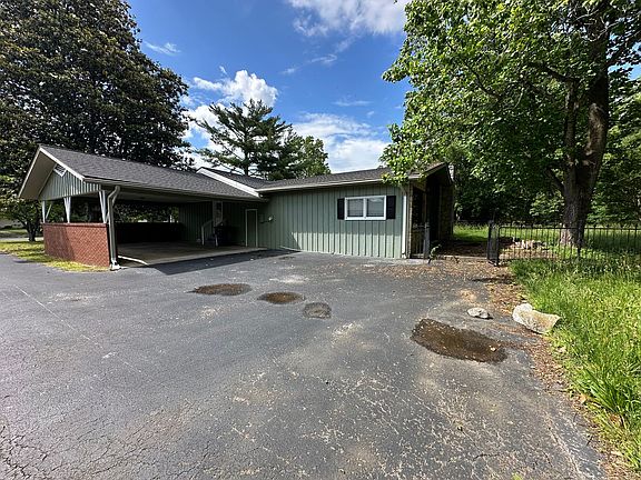 2nd image of 1006 Scottland Dr