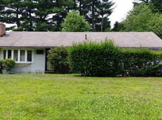 26 Shady Brook Ln, Springfield, MA 01118