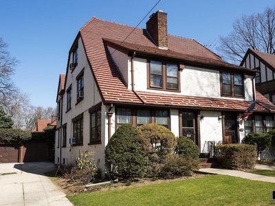 114-07 Union Tpke, Flushing, NY, 11375