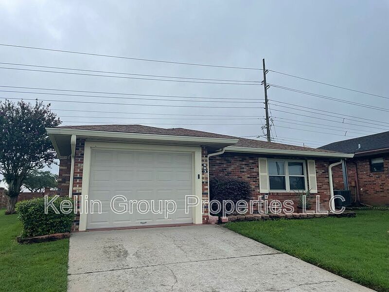 1st image of 683 Lake Carolyn Cir