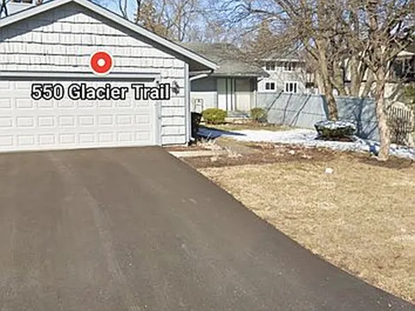 550 Glacier Trl, Roselle, IL 60172