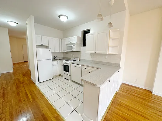 Rented by City Connections Realty | media 23