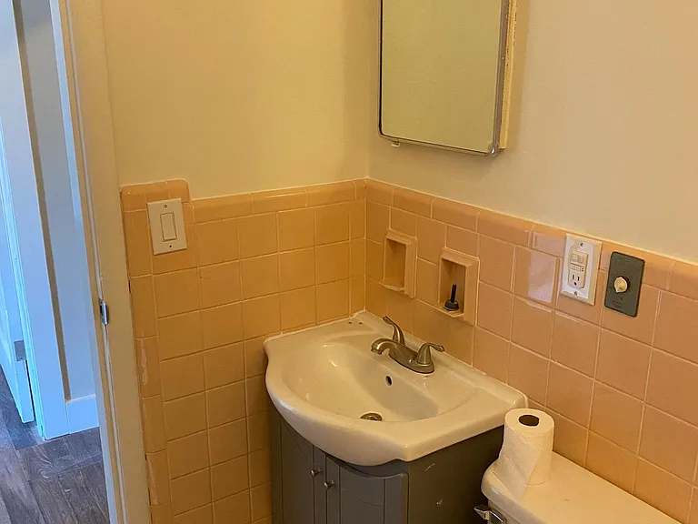 3851 Dewey Ave #4 — Photo 8