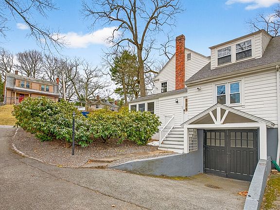 4th image of 575 Chestnut St