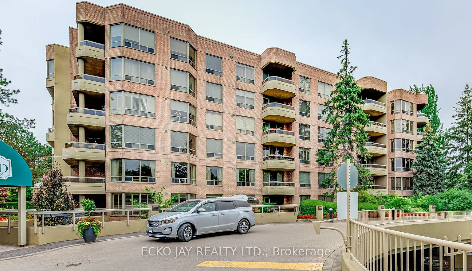 1210 Don Mills Rd #222 photo 1