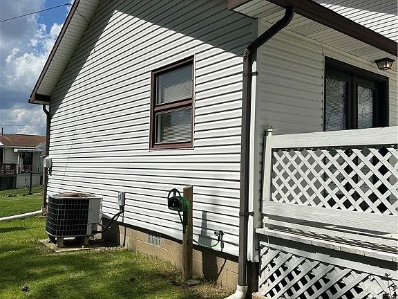 4th image of 222 Liberty Ave