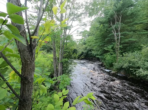 3 Mill St, Baldwinville, MA 01436