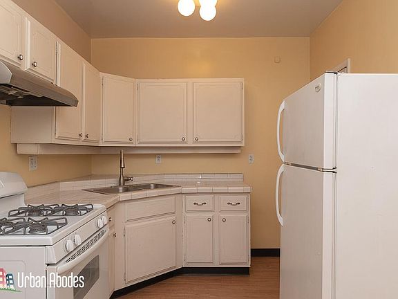 2nd image of 4502 N Hermitage Ave #Ua1