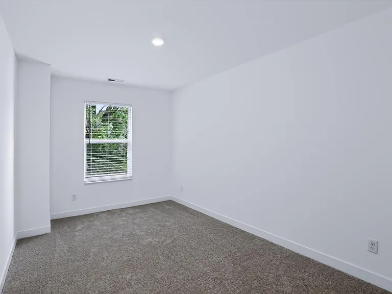 406 Monarch Ln — Photo 24
