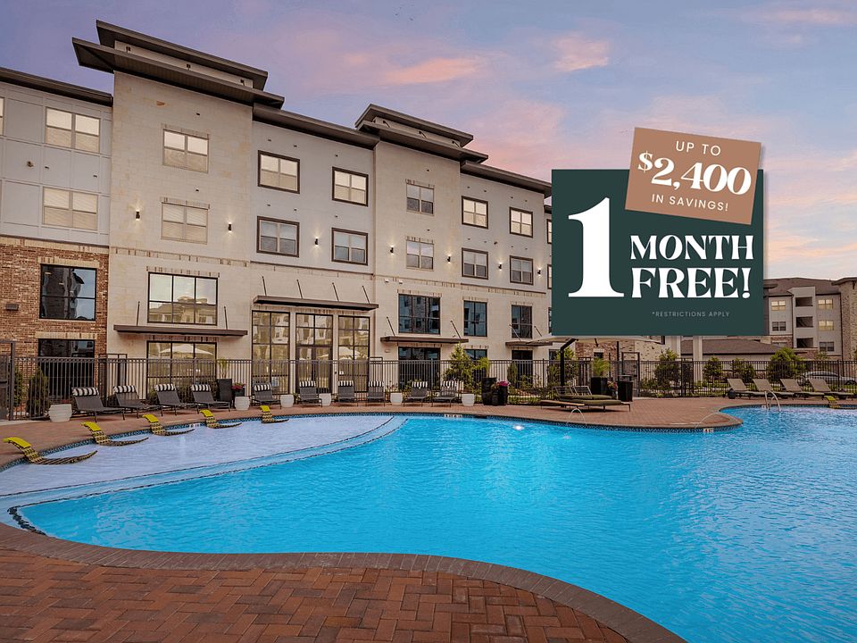 Relaxing Saltwater Pool with Cabanas, Wi-Fi, Sun Shelves, Sunshade Umbrellas & Grill Area