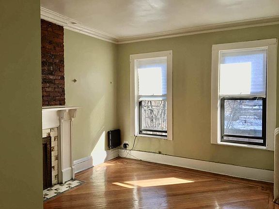 2nd image of 173 Underhill Ave #3