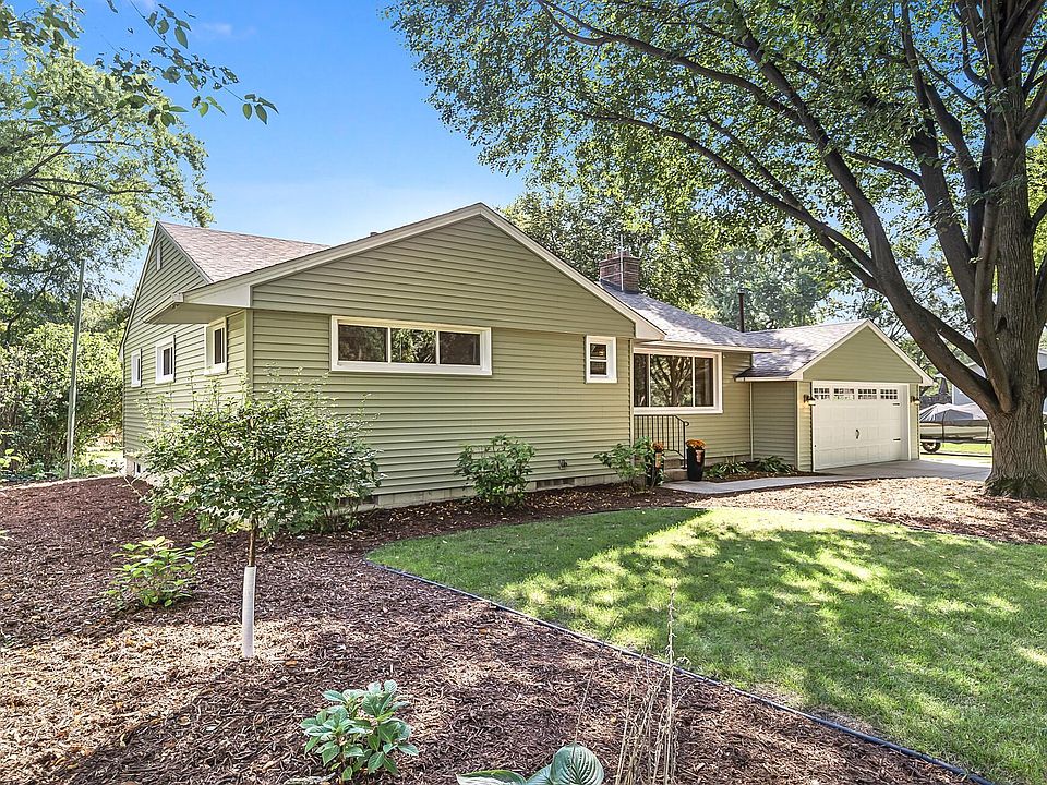 1st image of 651 11th Ave NW
