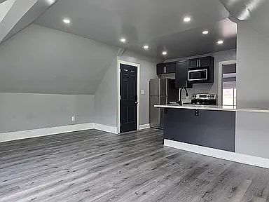 3rd image of 630 E 9th Ave Floor 3