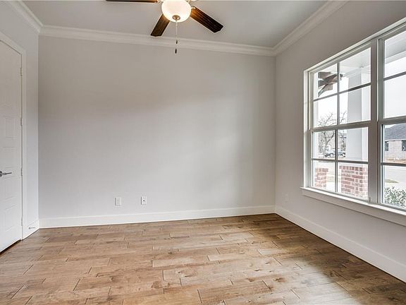 3rd image of 417 Nora Ln