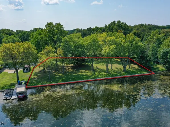 1 Shrakes Hotel Dr, Akron, OH 44319