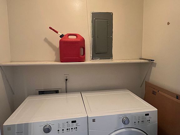 5th image of 1241 Helena Dr APT B