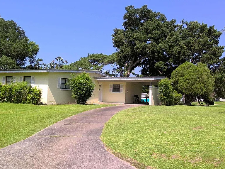 101 Vanderbilt Rd — Photo 1