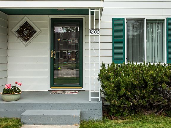 Exterior Entry