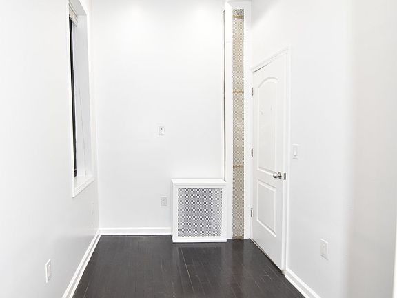 4th image of 101 W 75th St APT 5D