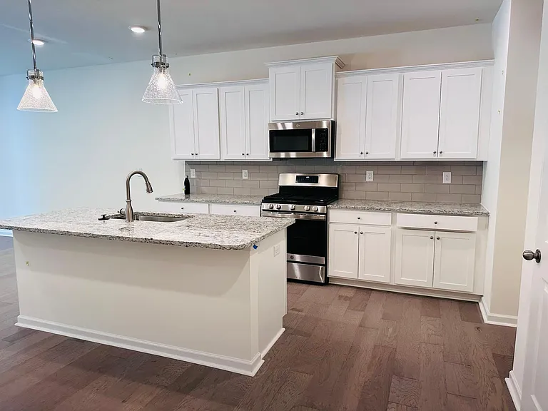 384 Abington St — Photo 3