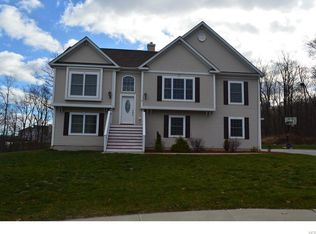 6 Hewson Rd, Monroe, NY 10950