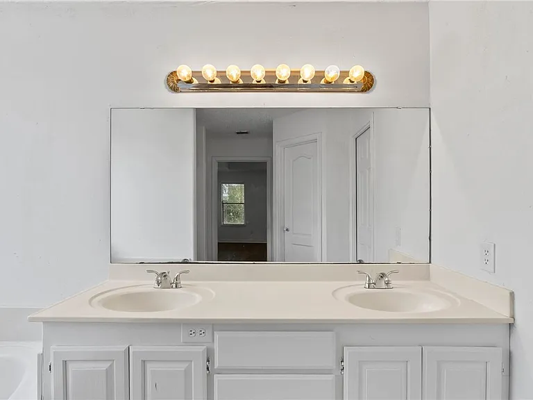 6234 Jessica Dr — Photo 12